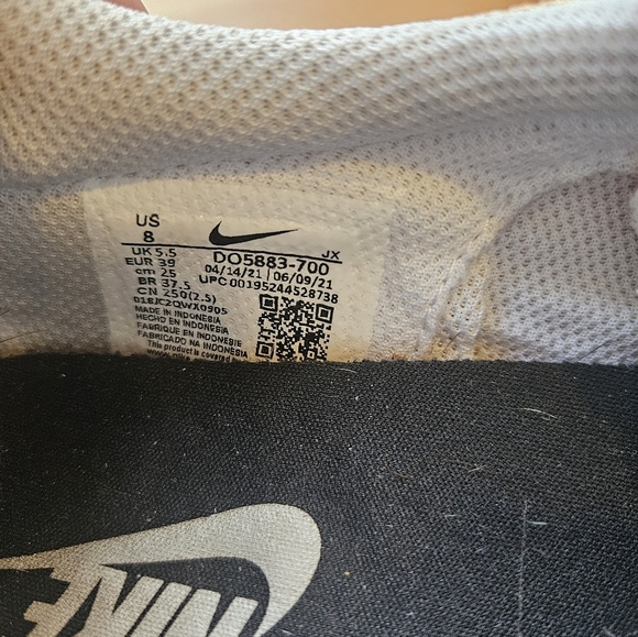 Nike Womens Daybreak 'Golden Gals' Size 8 - Picture 9 of 11